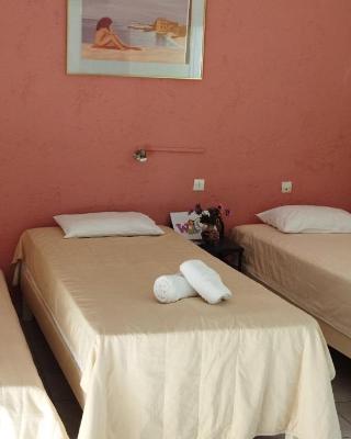 CLEO ROOM WITH YARD IN MALIA 250m FROM THE BEACH