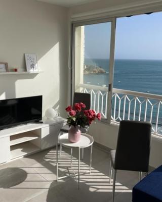 Precioso apartamento a estrenar en primera línea de playa