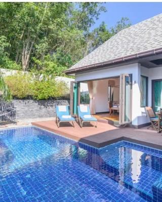 Naiharn Beach Villa