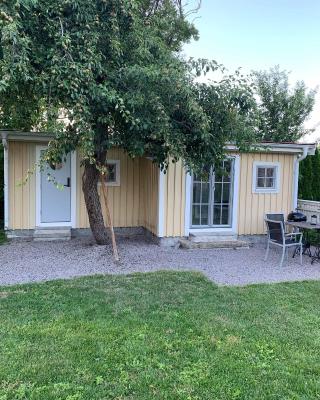 Mysigt gårdshus på vackra Stensö