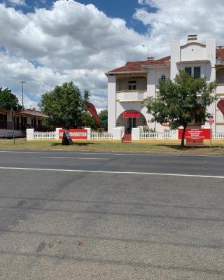 Merriwa Golden Fleece Motor Inn & Lodge incorporating Merriwa Motor Inn & Motel