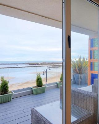 Largigi offering two amazing panoramic sea front apartments