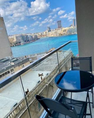 Sliema, Stylish 1 Bedroom Apartment with Parking.