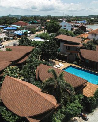 Tique Series Boutique Resort (SHA Extra Plus)