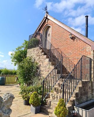 Lyde Cross Coach House