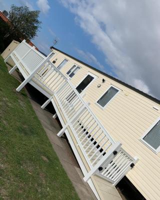 Seton Sands Haven Holiday Park - Platinum Caravan