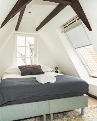 Tiny Attic on the Herengracht, Private Room