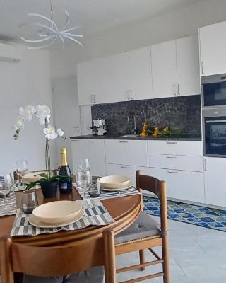 SUNNY HOLIDAY HOME