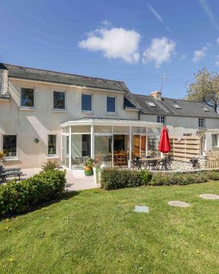 Montaigu Garden Getaway Home