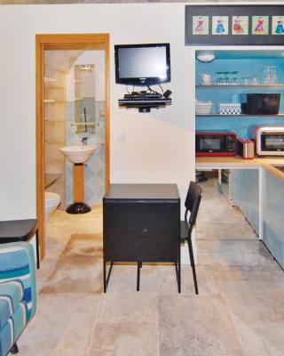 Cozy Apartment In Beaucaire With Wifi