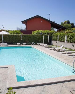Residenza La Corte Visconti - flat with pool and patio