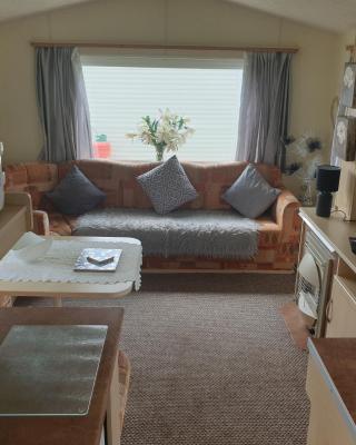 4 BERTH CARAVAN SILVER BEACH INGOLDMELLS number 90