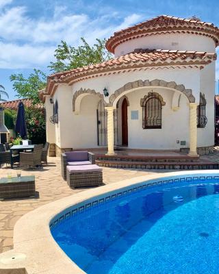 Villa Sonrisa de Oro - private swimming pool