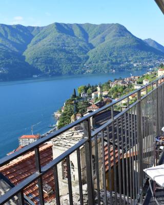 Romantic home with beautiful view lake of Como and Villa Oleandra