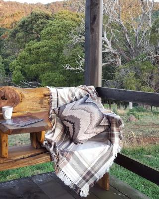 Rustic Hut Bush Retreat