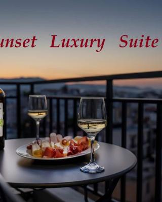 Sunset Luxury Suite - Rooftop Apartment in the City Center