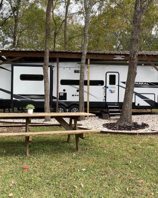 Cozy RV Experience w/POOL+SPA Near Lake Conroe