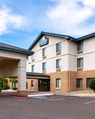 Days Inn & Suites by Wyndham Denver International Airport