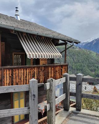 Gîte de Mase sur la rive droite du Val d'Hérens