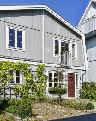 Cozy Home In Karlskrona With Kitchen