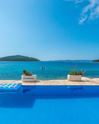 Bungalows with pool Dream of Kornati