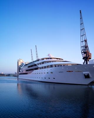 Sunborn London Yacht Hotel