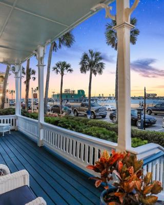 Bayfront Westcott House Bed & Breakfast