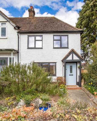 Stunning character 2bed Cottage in St Albans Wifi