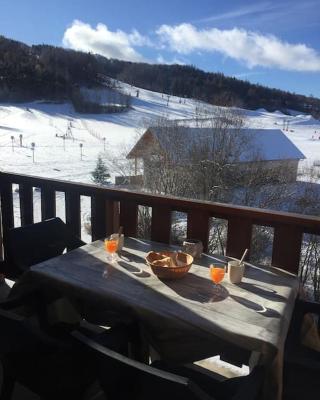 Appart très ensoleillé 5-6 pers au pied des pistes