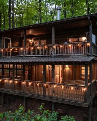 Secluded Sunrise Ridge-10 Min From Blue Ridge, King Beds, Hot Tub, 2 Porches, Fireplace Wood Burning, Mountain View, Cozy