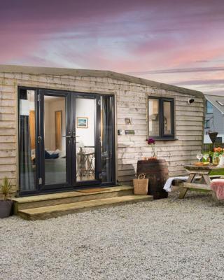 Wheal Amelia- Beautifully Fitted Wooden Lodge Helston Cornwall