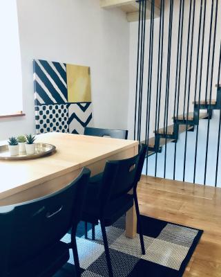 SeaYou!***Charming 1-bedroom rental unit in the old city center of Cres
