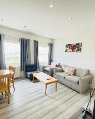 Entire New Flat With View to River Yare, H7