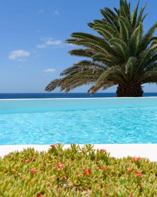 Sol Eterno - luxury Aparmtent with direct oceanview and extra services
