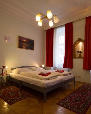 HappyHostel