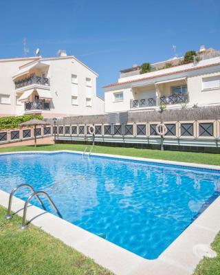 R129 Apartamento con terraza y piscina comunitaria cerca de la playa