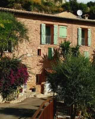 Appartement dans ancien moulin à huile rénové