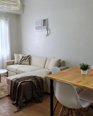 Lovely 2- BR Condo (Fully Air-conditioned w/ Wifi)