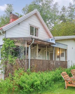 3 Bedroom Gorgeous Home In Tanumshede