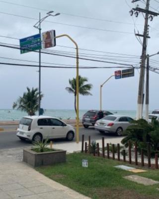 Excelente apartamento vista para o mar com piscina