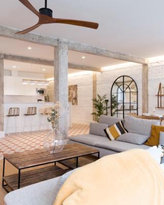 Amplio y moderno apartamento con tarima refrescante by Staynnapartments