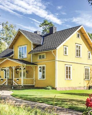 4 Bedroom Nice Home In Mullsjö