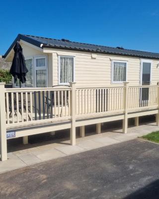 8 BERTH DELUXE PG153 GOLDEN PALM CHAPEL ST LEONARDS