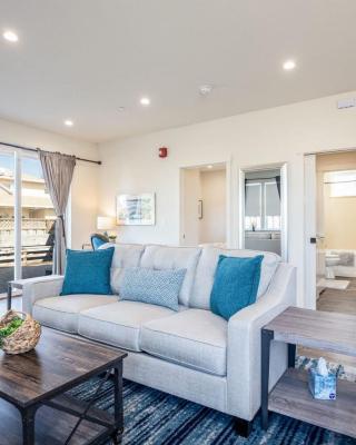 Beach Town Home wHot Tub - Walk to Beaches Downtown Activities and more