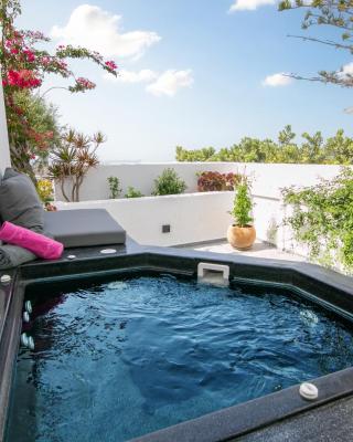 Sensia Luxury Studio with Hot tub