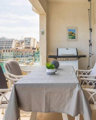 Luxury Seafront 2 bedroom apartment in Spinola Bay