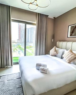 STAY BY LATINEM Luxury 2BR Holiday Home CV B609 Near Burj Khalifa