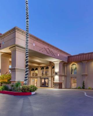 Best Western Plus Hilltop Inn