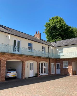 Silverdale Mews