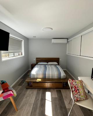 Stylish Guest Suite in Everton Hills